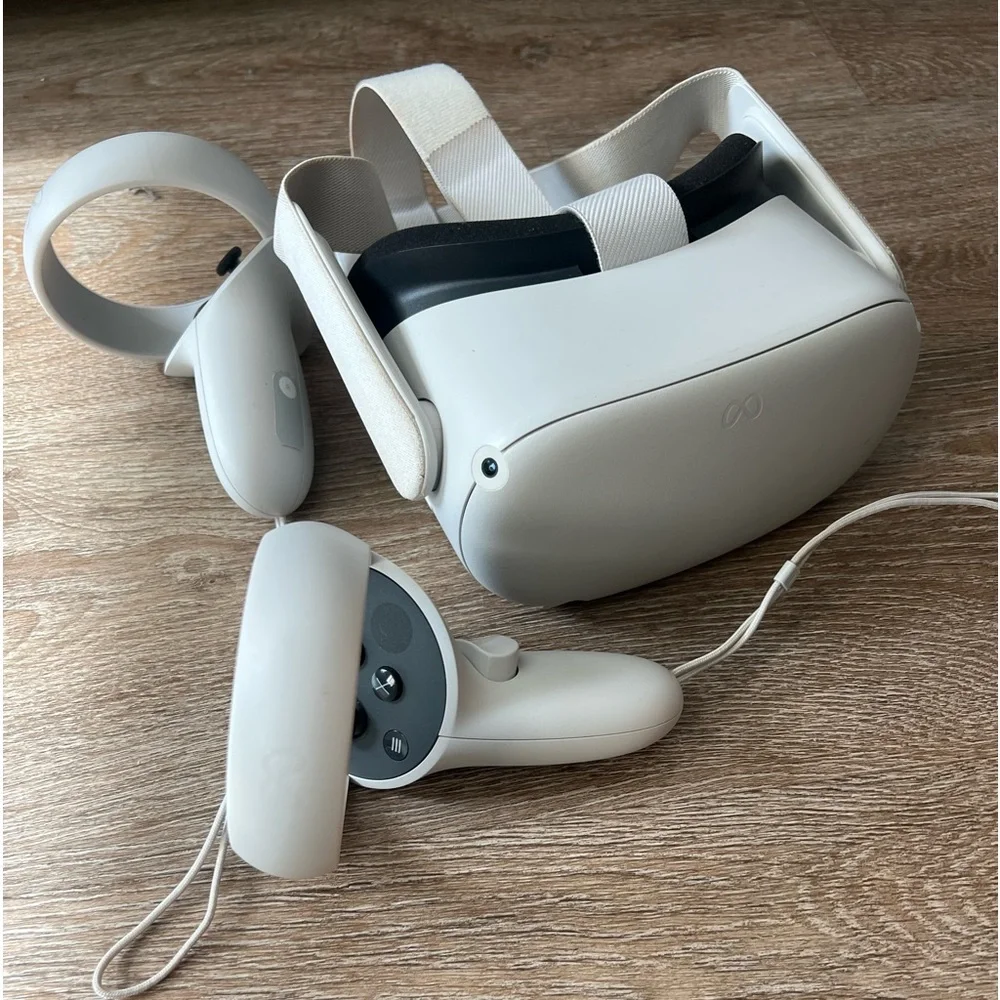 Meta quest 2 virtual headset in good condition